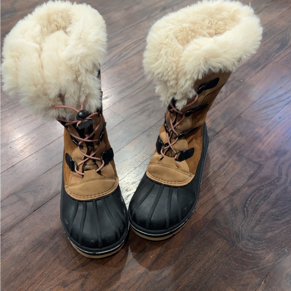 Target Kids Tan and Black Winter Boots